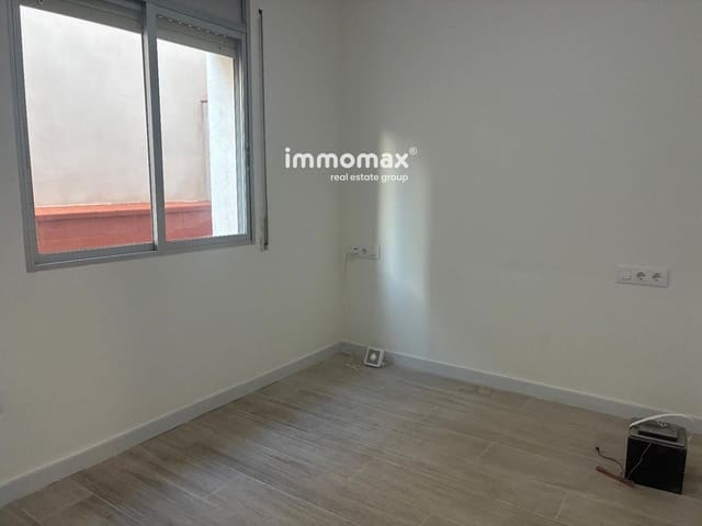 3 makuuhuone Asunto myytävänä paikassa L'Hospitalet de Llobregat - 265 000 € (Ref: 10145338)