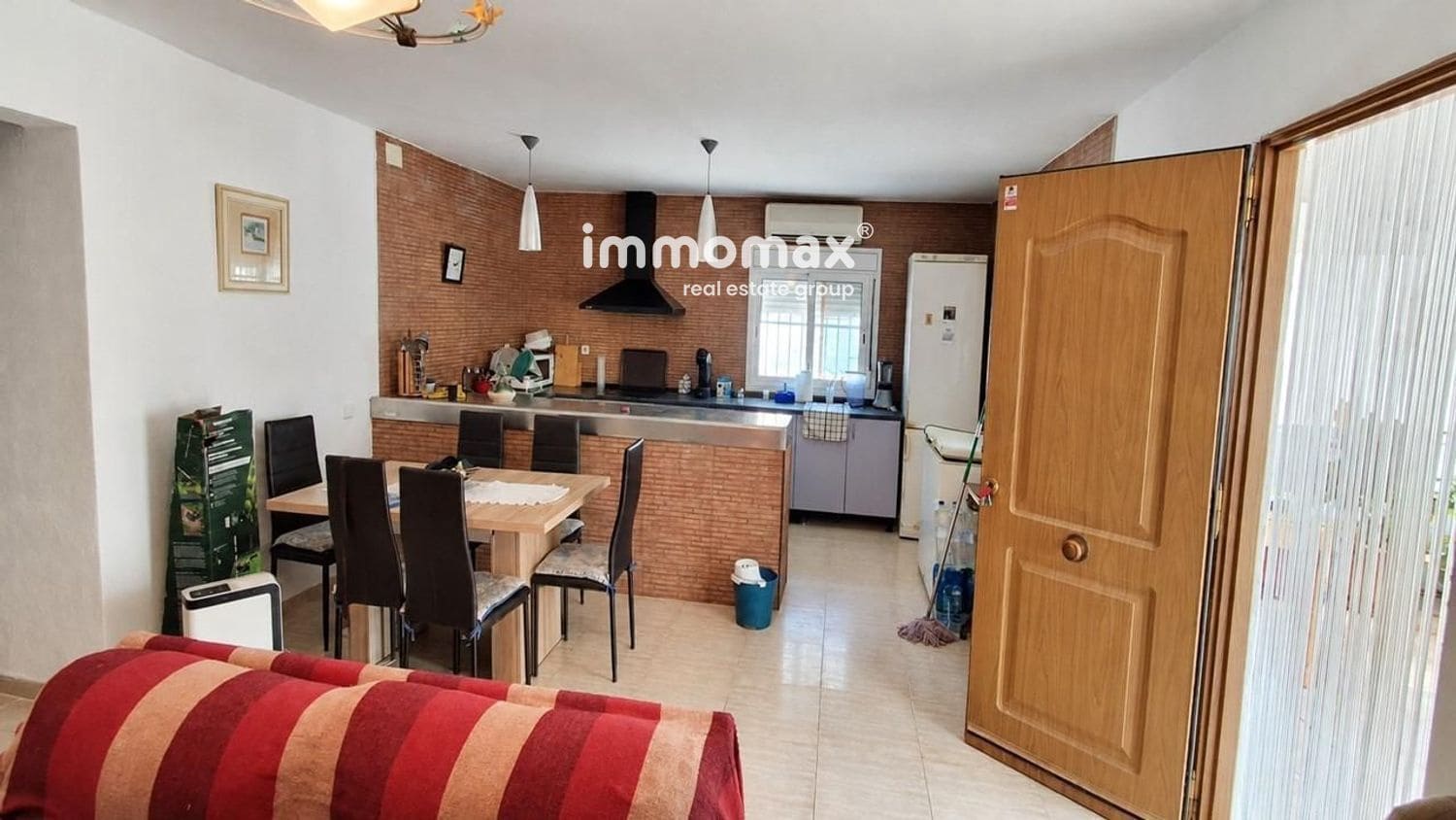 4 bedroom Villa for sale in Castellbisbal with garage - € 265,500 (Ref: 10158337)