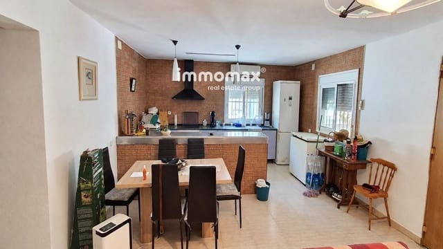 4 bedroom Villa for sale in Castellbisbal with garage - € 265,500 (Ref: 10158337)