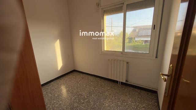 Chalet de 3 habitaciones en Lliçà d'Amunt en venta con piscina garaje - 299.900 € (Ref: 10160277)
