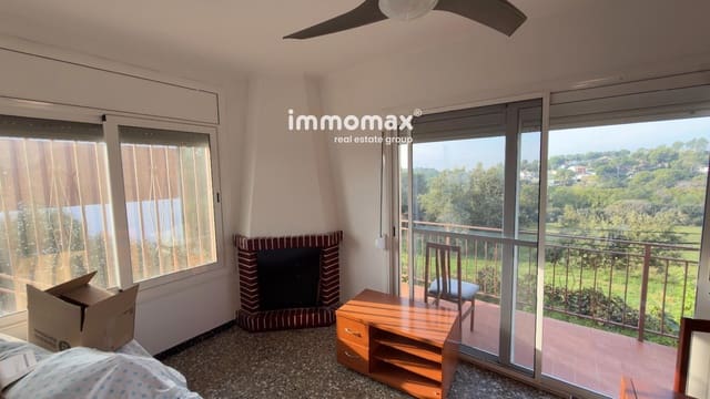 Chalet de 3 habitaciones en Lliçà d'Amunt en venta con piscina garaje - 299.900 € (Ref: 10160277)