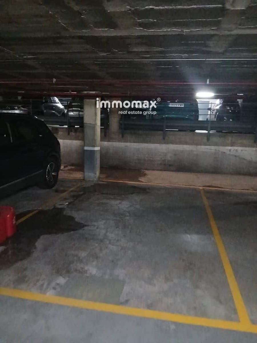 Garage for rent in Barcelona city - € 165 (Ref: 10165571)