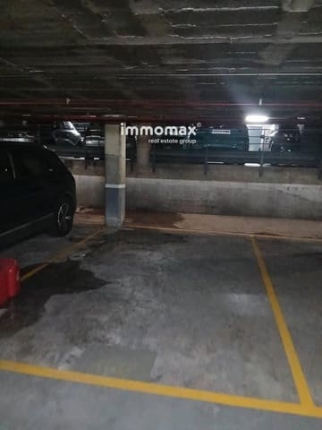 Garage for rent in Les Corts, Barcelona city - € 165 (Ref: 10165571)
