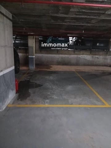 Garage for rent in Les Corts, Barcelona city - € 165 (Ref: 10165571)