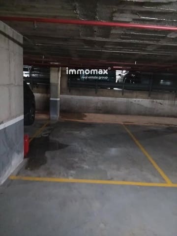 Garage for rent in Les Corts, Barcelona city - € 165 (Ref: 10165571)