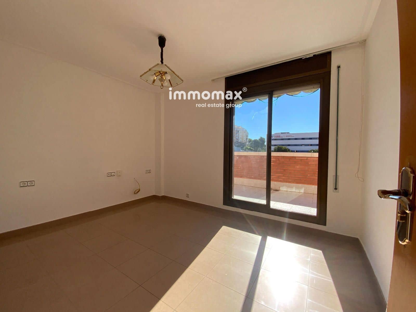 4 quarto Apartamento para venda em L'Hospitalet de Llobregat - 435 000 € (Ref: 10167926)
