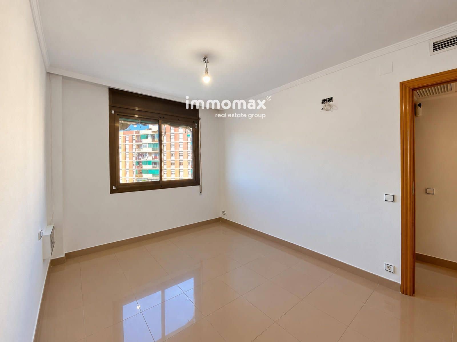 4 quarto Apartamento para venda em L'Hospitalet de Llobregat - 435 000 € (Ref: 10167926)