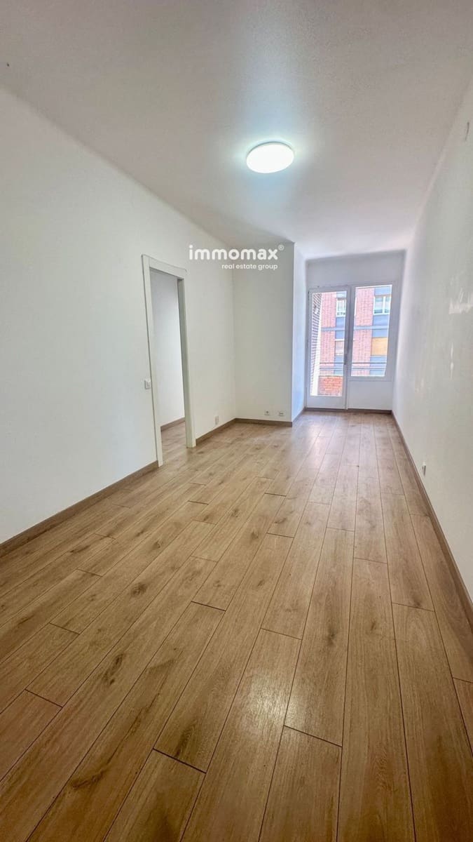 3 soveværelse Lejlighed til salg i Barcelona by - € 390.000 (Ref: 10175487)