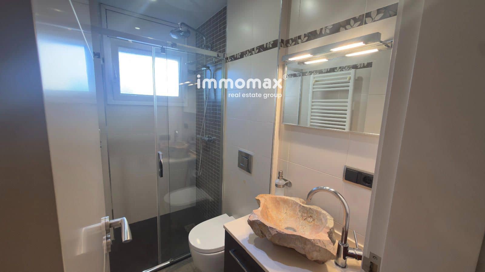 4 sypialnia Dom na sprzedaż w Llica d'Amunt z basenem garażem - 550 000 € (Ref: 10179626)