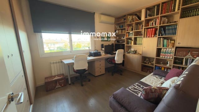 4 sypialnia Dom na sprzedaż w Lliçà d'Amunt z basenem garażem - 550 000 € (Ref: 10179626)