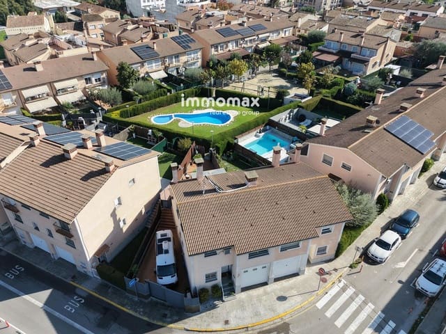4 sypialnia Dom na sprzedaż w Lliçà d'Amunt z basenem garażem - 550 000 € (Ref: 10179626)