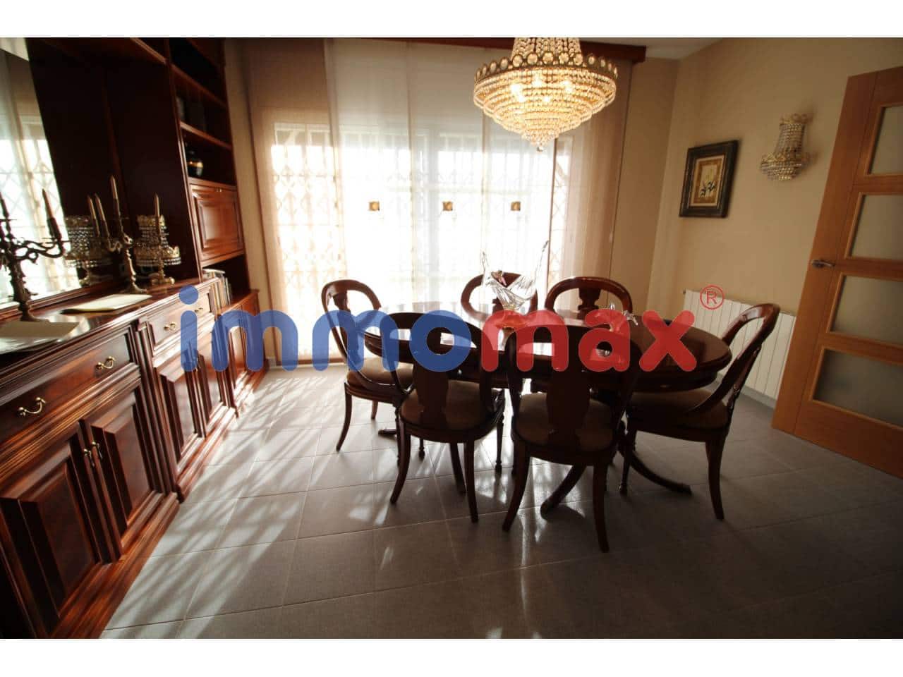 5 sypialnia Dom na sprzedaż w Sant Vicenc dels Horts - 570 000 € (Ref: 4506319)