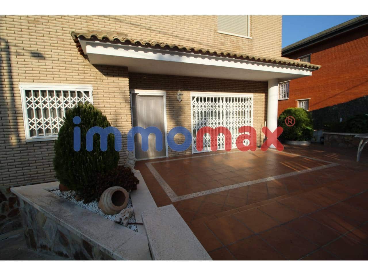 5 sypialnia Dom na sprzedaż w Sant Vicenc dels Horts - 570 000 € (Ref: 4506319)