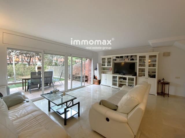 4 chambre Maison de Ville à vendre à Gavà avec piscine garage - 1 250 000 € (Ref: 8045351)