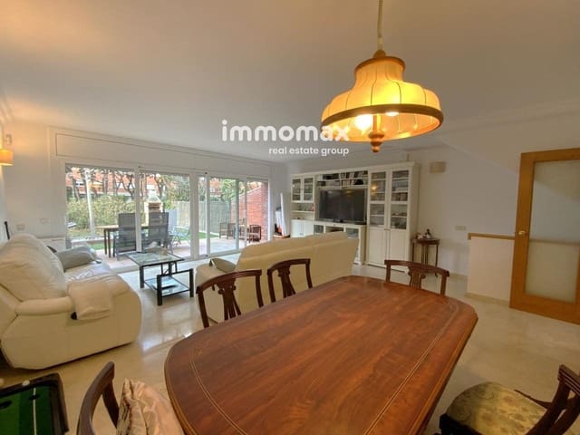 4 chambre Maison de Ville à vendre à Gavà avec piscine garage - 1 250 000 € (Ref: 8045351)