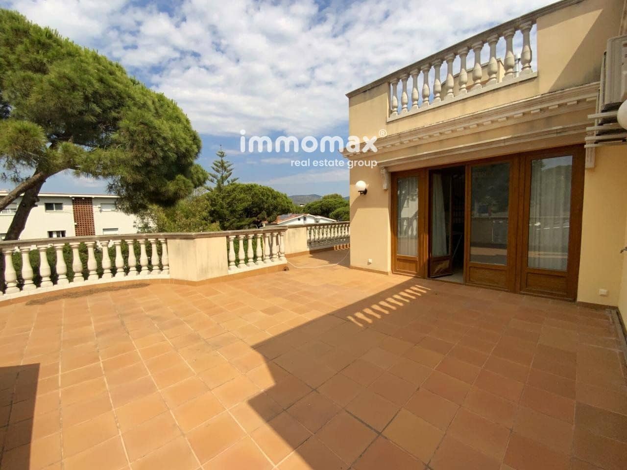 7 sypialnia Willa na sprzedaż w Castelldefels z basenem garażem - 3 290 000 € (Ref: 8045402)