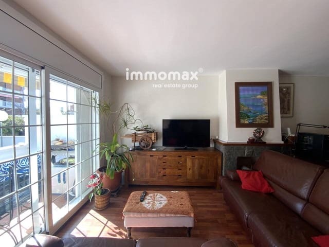 4 bedroom Townhouse for sale in Castelldefels with garage - € 850,000 (Ref: 8045410)