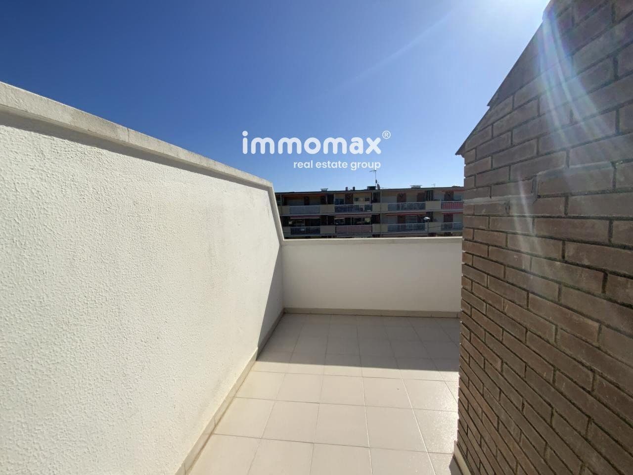 4 makuuhuone Omakotitalo myytävänä paikassa Castelldefels mukana 
autotalli - 850 000 € (Ref: 8045410)