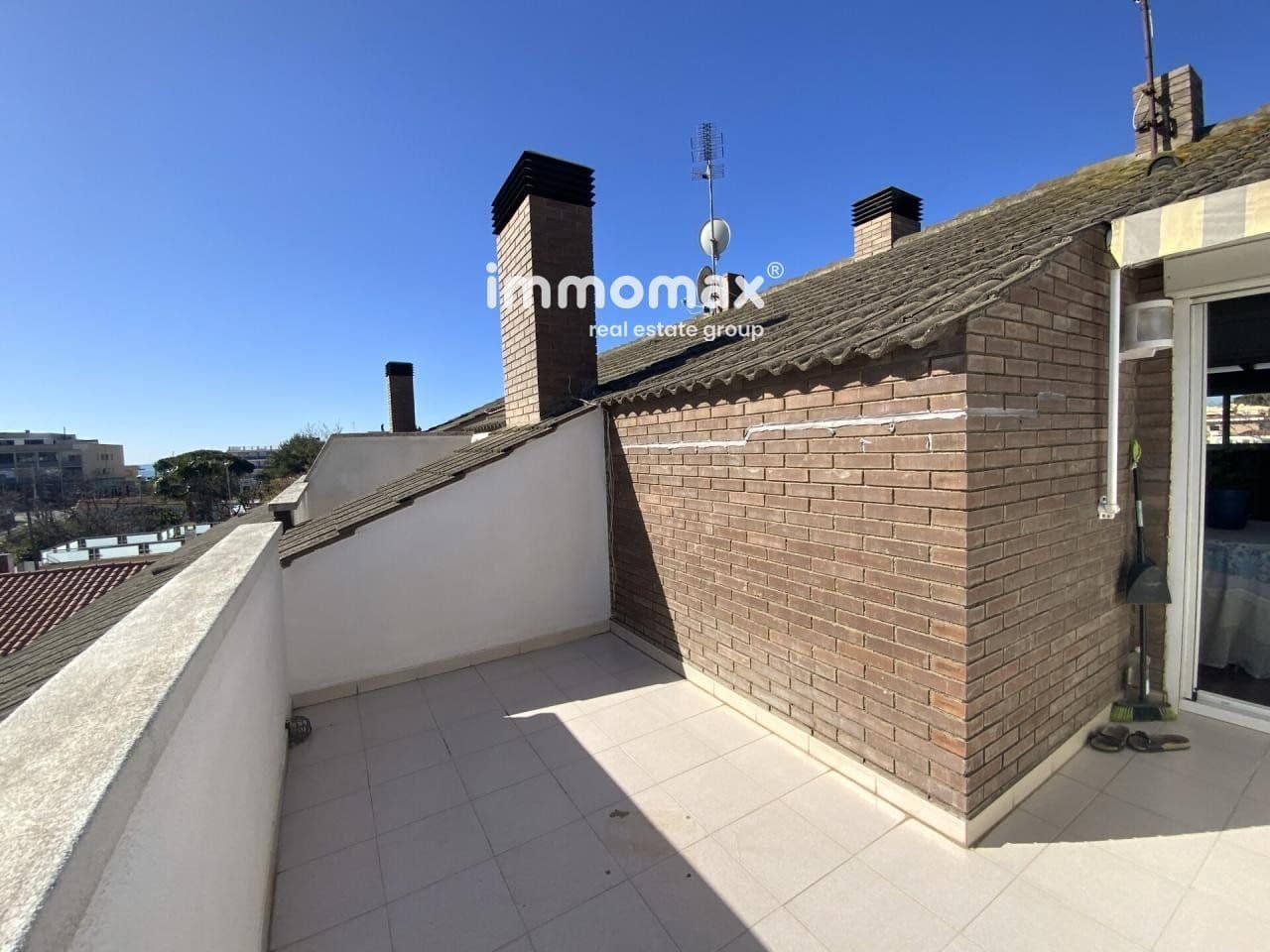 4 makuuhuone Omakotitalo myytävänä paikassa Castelldefels mukana 
autotalli - 850 000 € (Ref: 8045410)