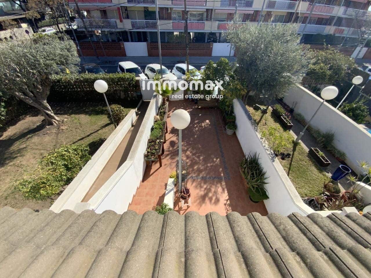 4 makuuhuone Omakotitalo myytävänä paikassa Castelldefels mukana 
autotalli - 850 000 € (Ref: 8045410)