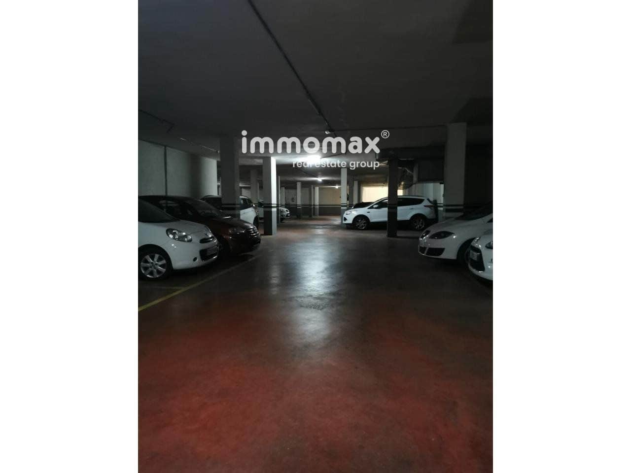 Garage for sale in Esplugues de Llobregat - € 16,500 (Ref: 8045423)