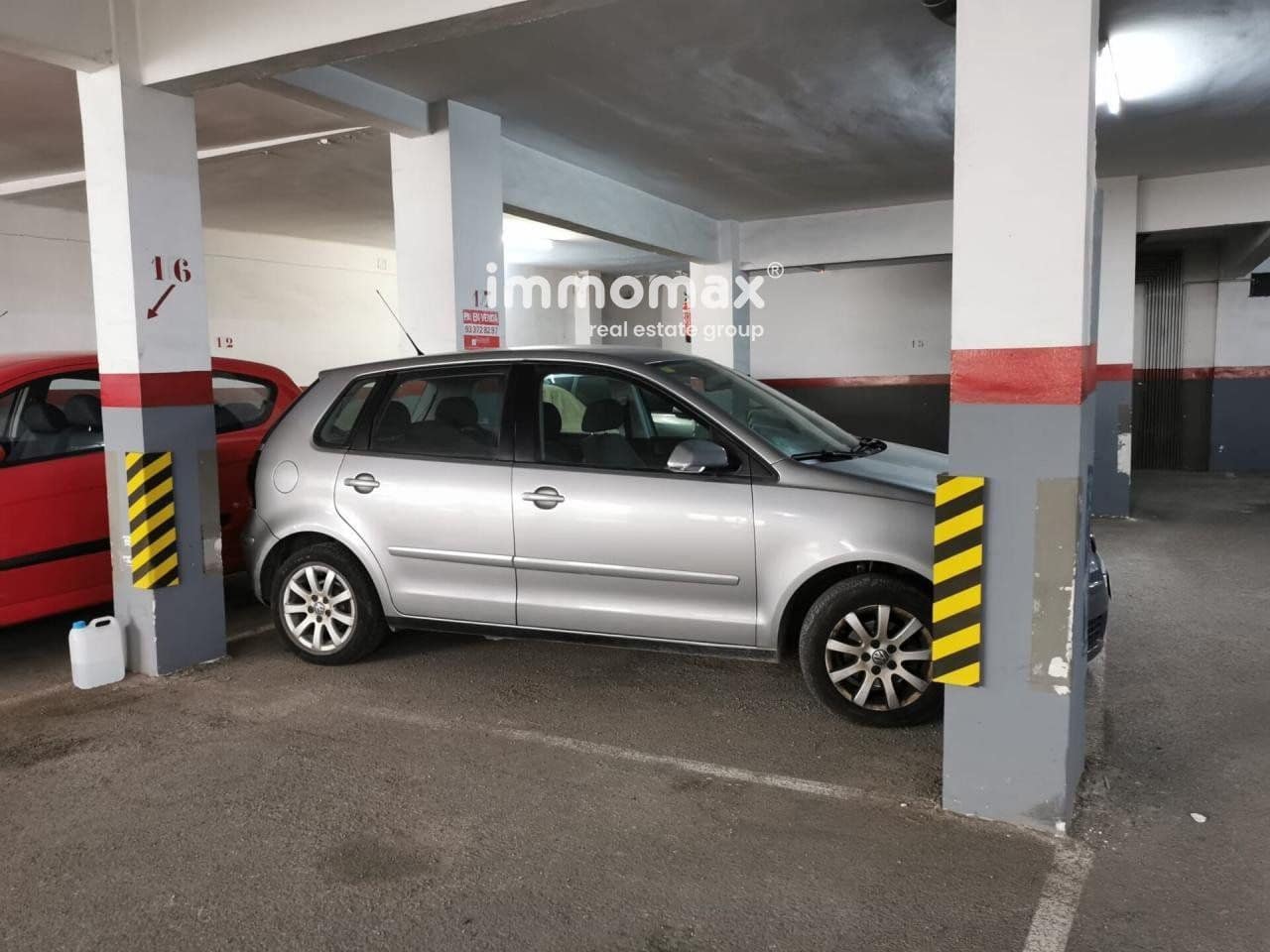 Garage til salg i Esplugues de Llobregat - € 11.500 (Ref: 8045424)