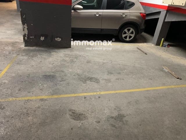 Garage for sale in Esplugues de Llobregat - € 16,500 (Ref: 8045426)