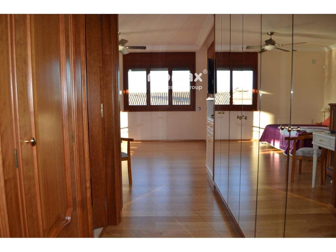 5 soverom Villa til salgs i Viladecans med svømmebasseng garasje - € 1 650 000 (Ref: 8045428)