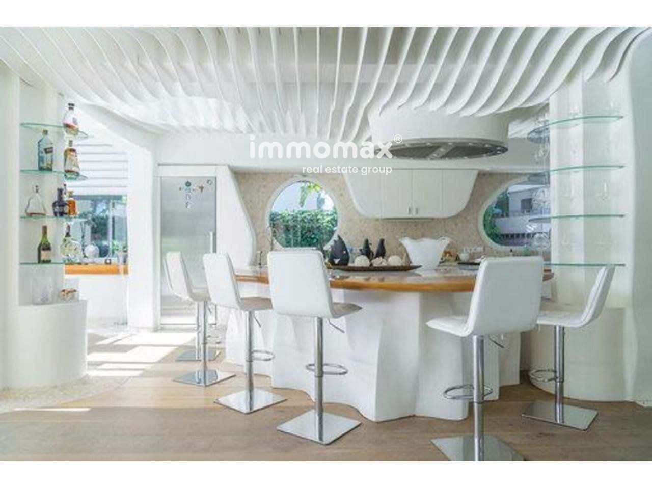 7 bedroom Villa for sale in Castelldefels with pool garage - € 4,750,000 (Ref: 8045429)