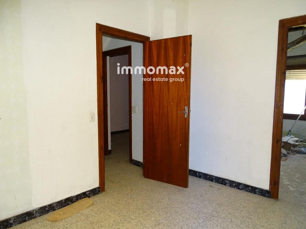 6 soveværelse Villa til salg i El Pinell de Brai - € 42.000 (Ref: 8048086)