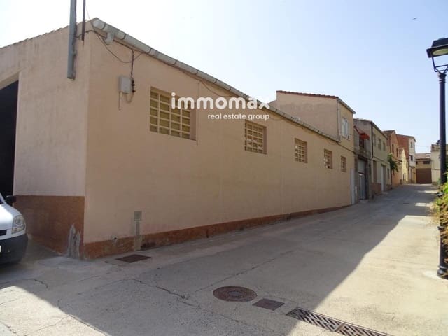 Commercial for sale in Caseres with garage - € 315,000 (Ref: 8048092)