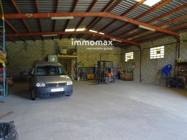 Commercial for sale in Caseres with garage - € 315,000 (Ref: 8048092)
