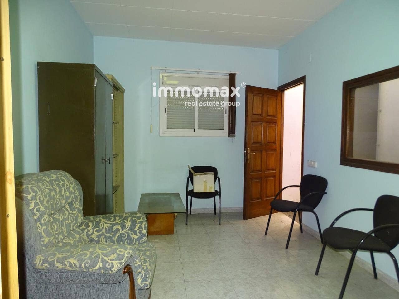 Erhverv til salg i Caseres med garage - € 315.000 (Ref: 8048092)