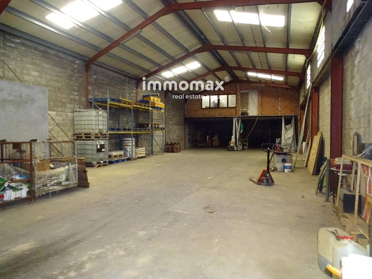 Commercial for rent in Caseres with garage - € 1,300 (Ref: 8048095)