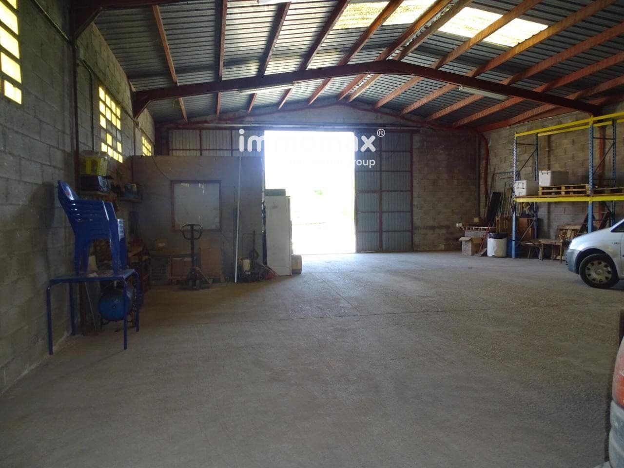 Commercial for rent in Caseres with garage - € 1,300 (Ref: 8048095)