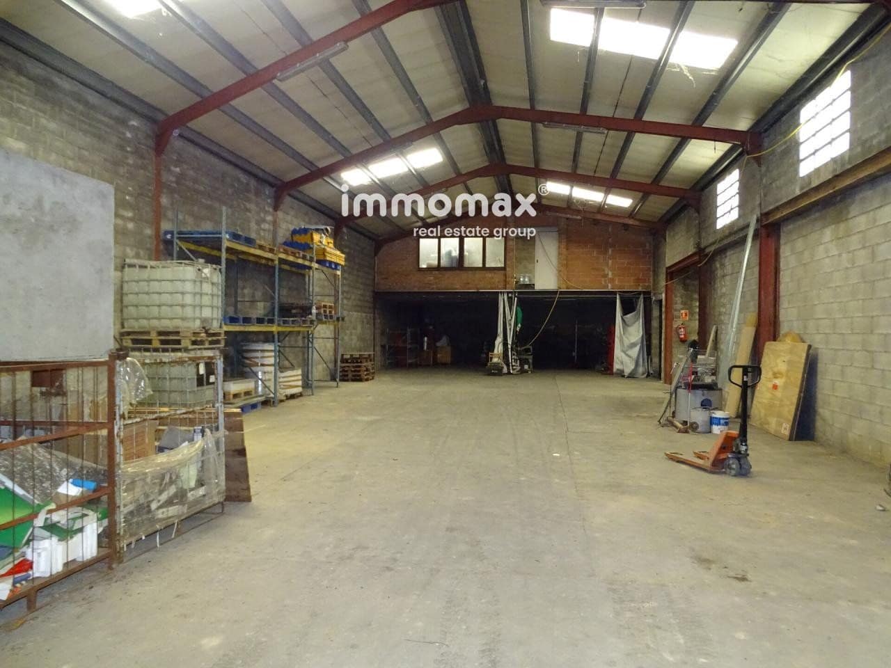 Commercial for rent in Caseres with garage - € 1,300 (Ref: 8048095)