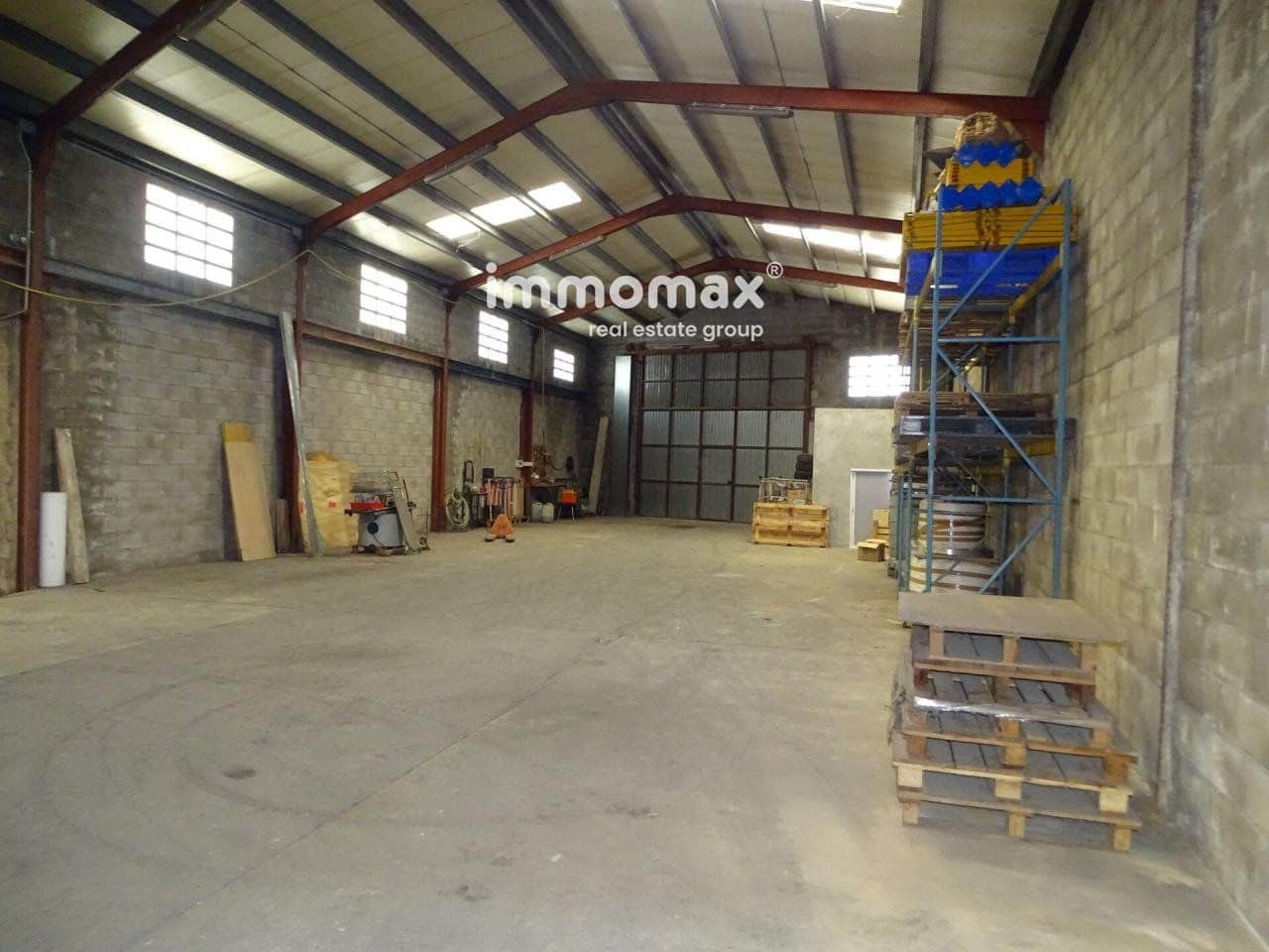 Commercial for rent in Caseres with garage - € 1,300 (Ref: 8048095)