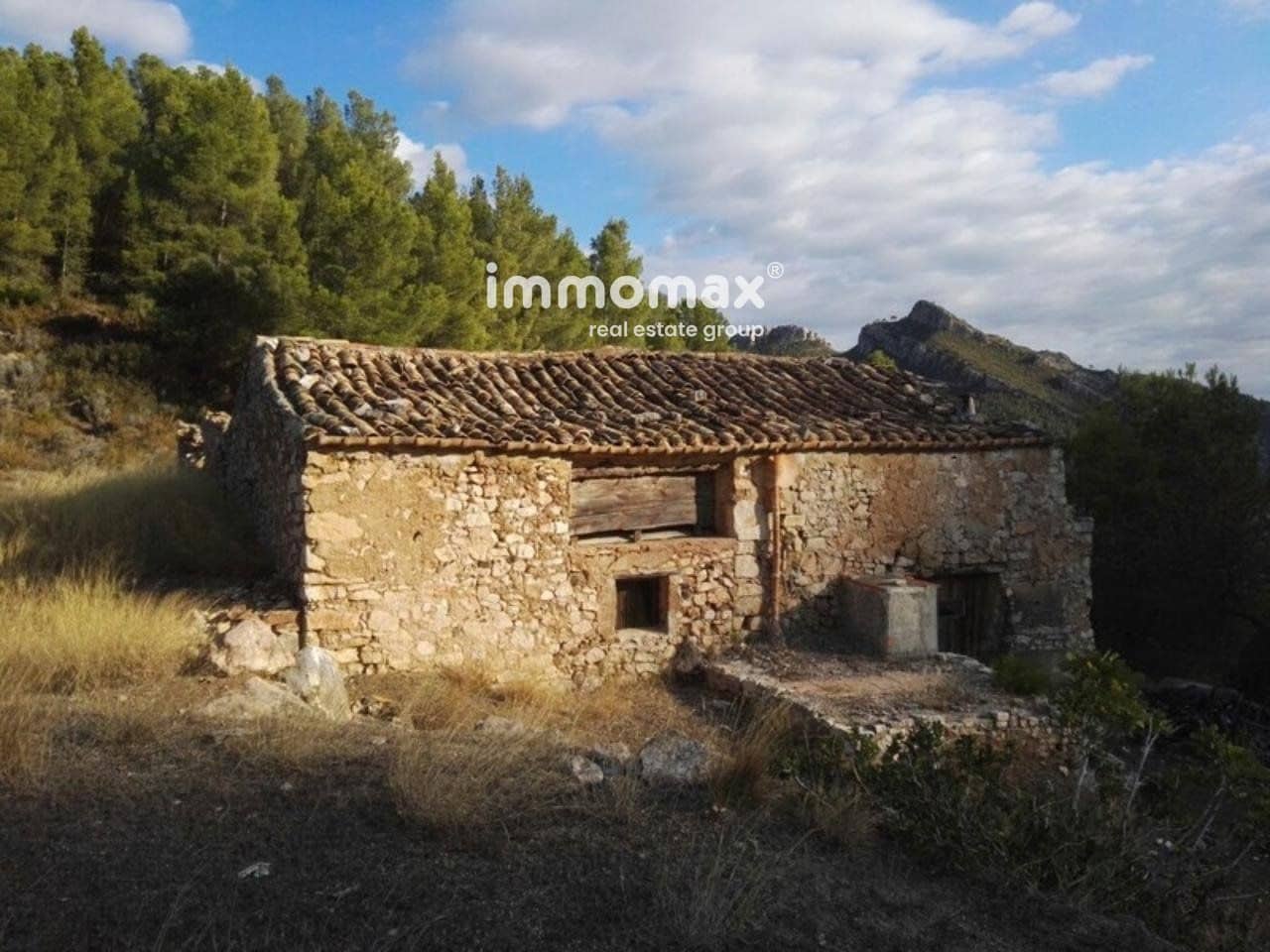 Grunde uden byggetilladelser til salg i Pauls - € 86.000 (Ref: 8048111)