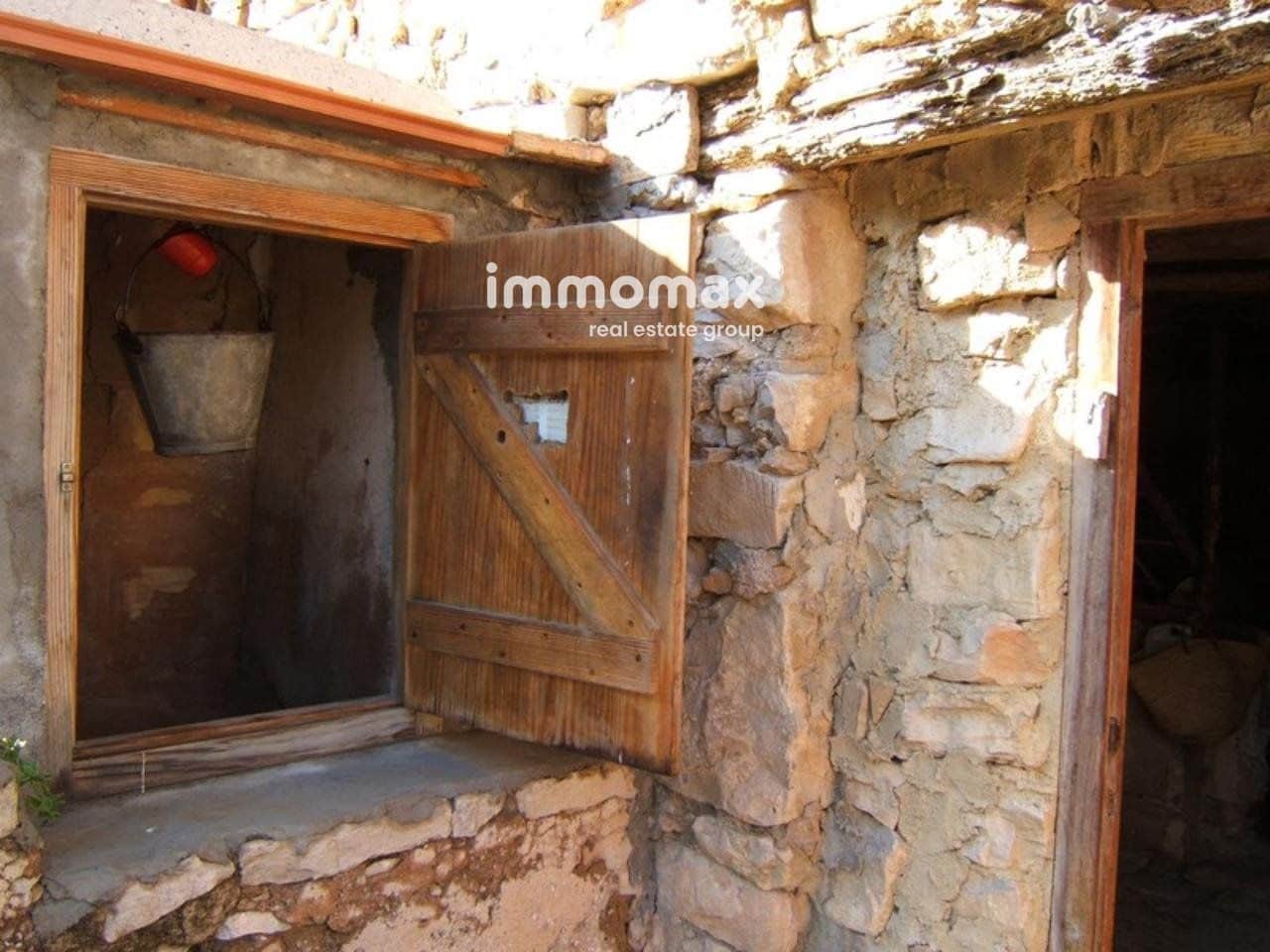 Grunde uden byggetilladelser til salg i Pauls - € 86.000 (Ref: 8048111)