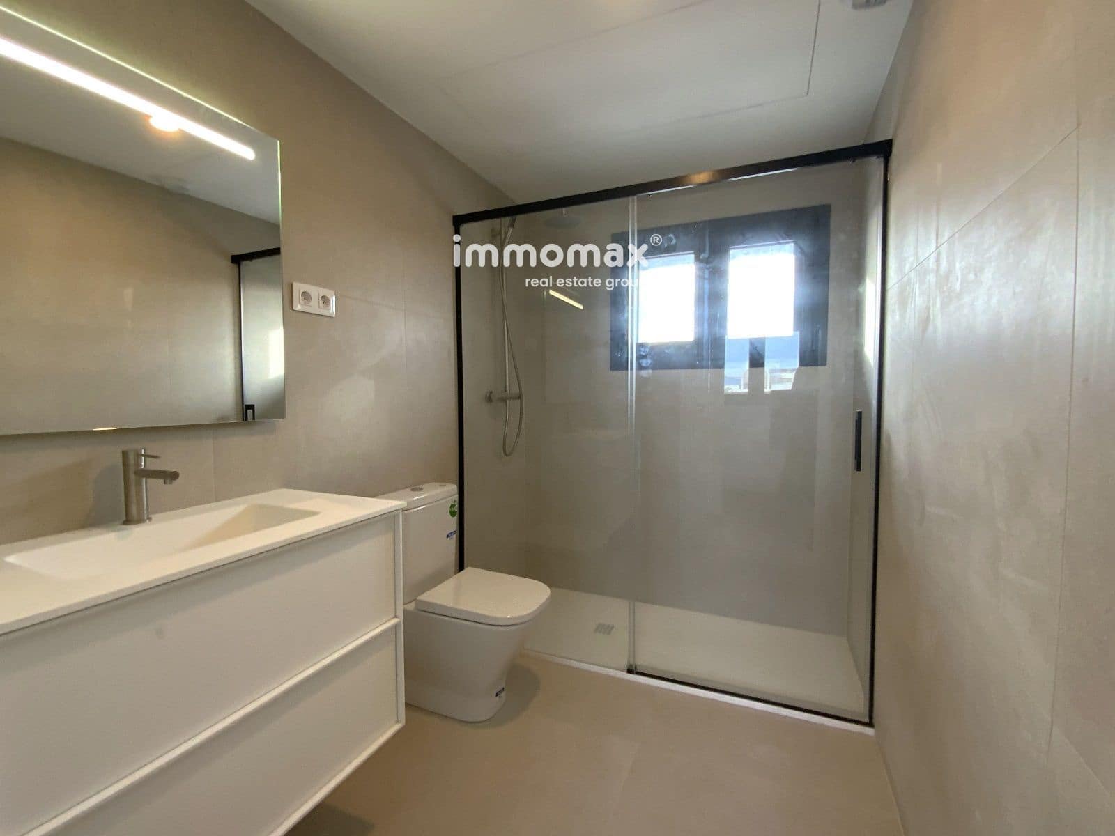 2 soveværelse Penthouse til salg i Castelldefels med swimmingpool garage - € 399.000 (Ref: 8048124)