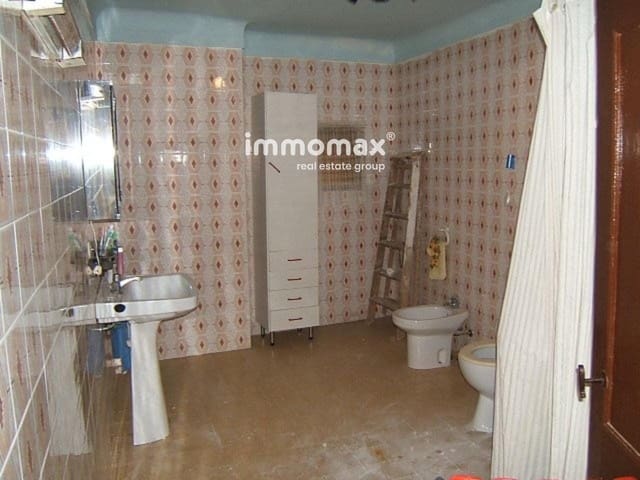 5 bedroom Villa for sale in Alfara de Carles - € 54,500 (Ref: 8050278)