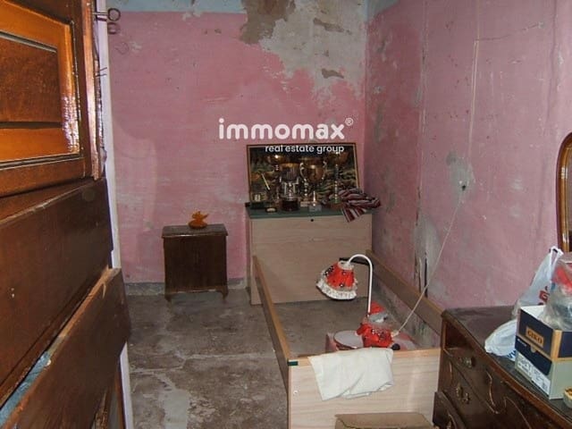 5 bedroom Villa for sale in Alfara de Carles - € 54,500 (Ref: 8050278)