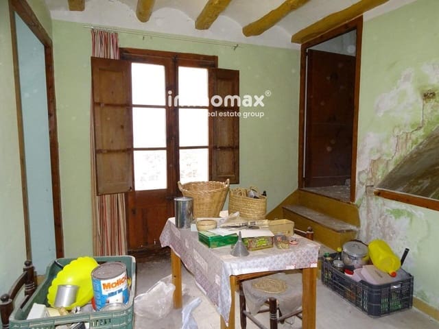 6 bedroom Villa for sale in Paüls with garage - € 63,000 (Ref: 8050283)