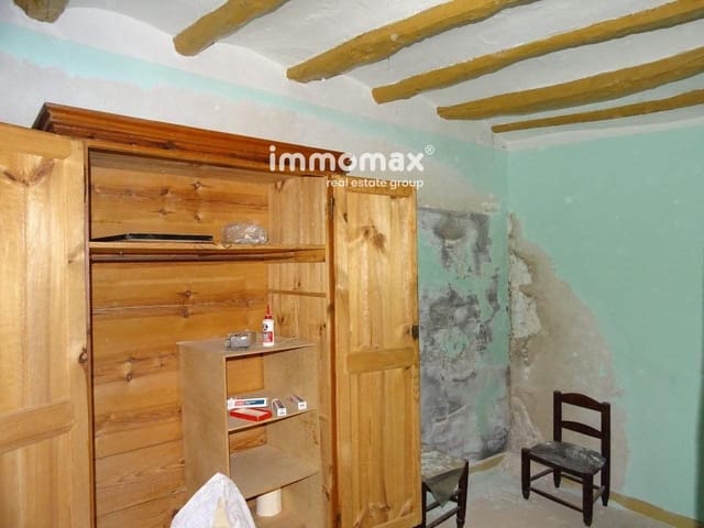 6 bedroom Villa for sale in Paüls with garage - € 63,000 (Ref: 8050283)