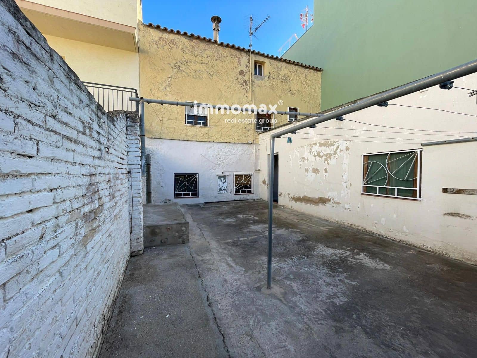 6 soveværelse Villa til salg i Els Reguers med garage - € 78.000 (Ref: 8050294)