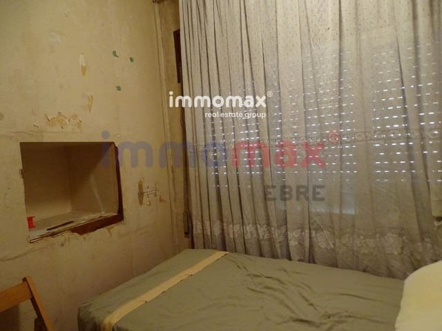 2 bedroom Villa for sale in Bitem, Tortosa with garage - € 66,000 (Ref: 8050304)