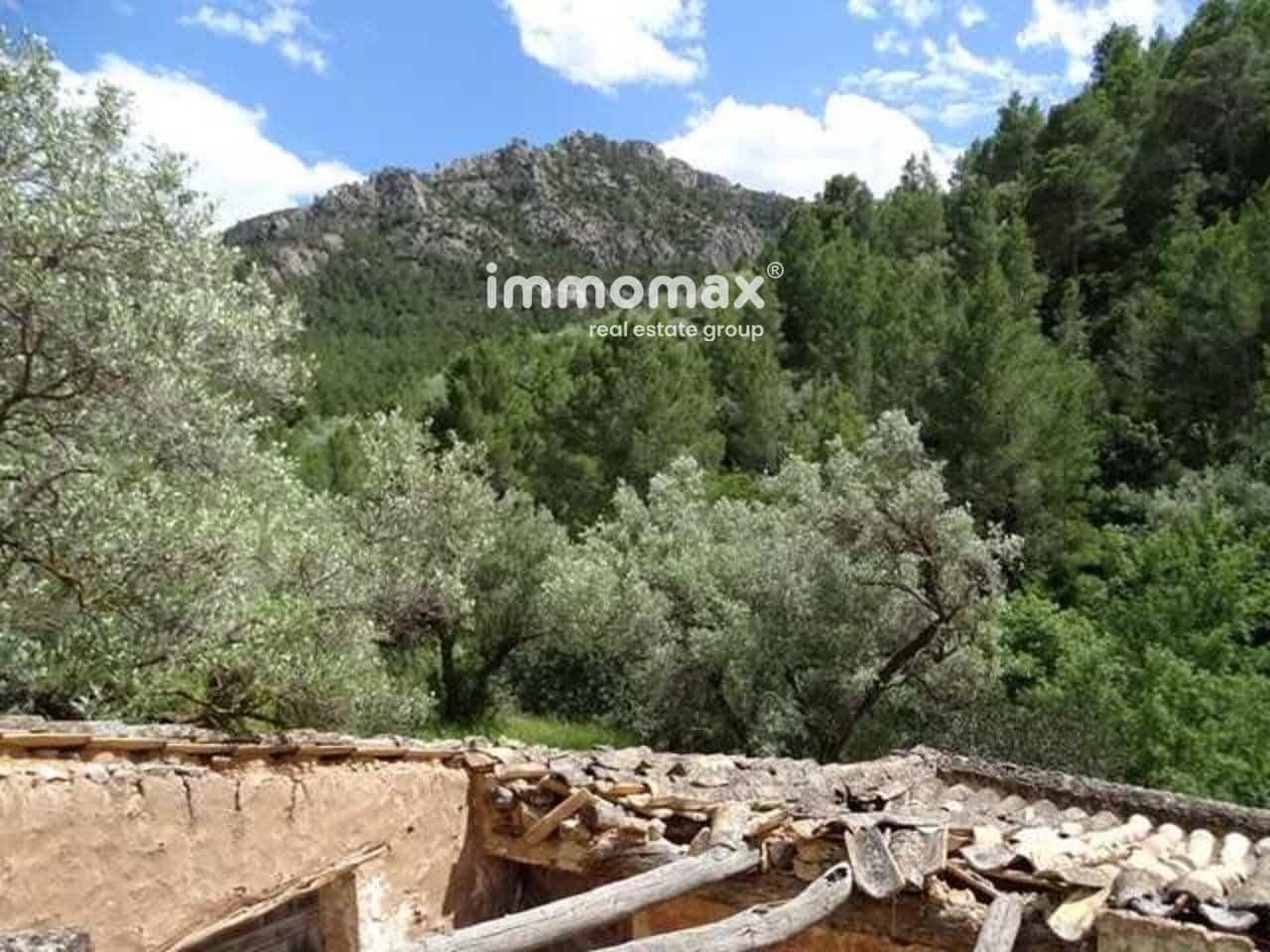 Grunde uden byggetilladelser til salg i Pauls - € 49.000 (Ref: 8050311)