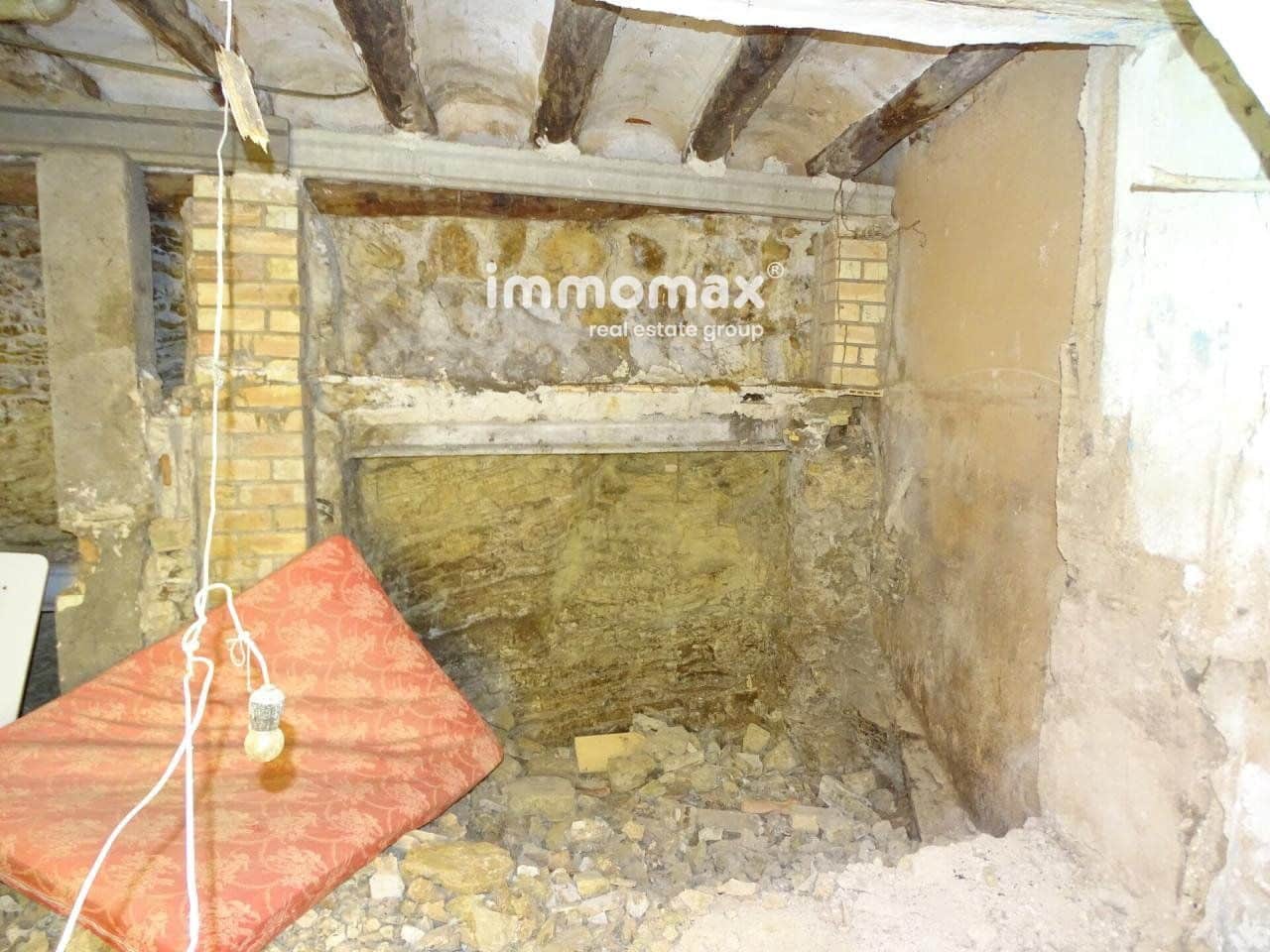 6 sypialnia Willa na sprzedaż w Pauls z garażem - 68 500 € (Ref: 8050327)