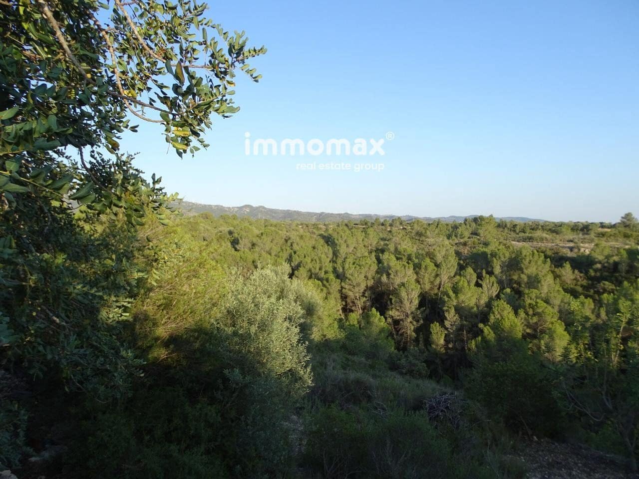 Grunde uden byggetilladelser til salg i Bitem - € 26.000 (Ref: 8050332)