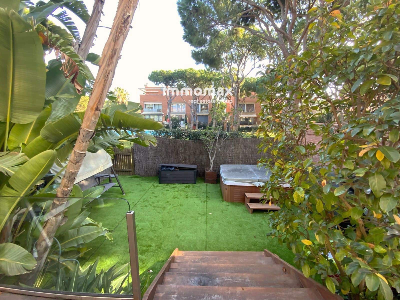 4 bedroom Townhouse for rent in Gava with pool garage - € 6,700 (Ref: 8052743)